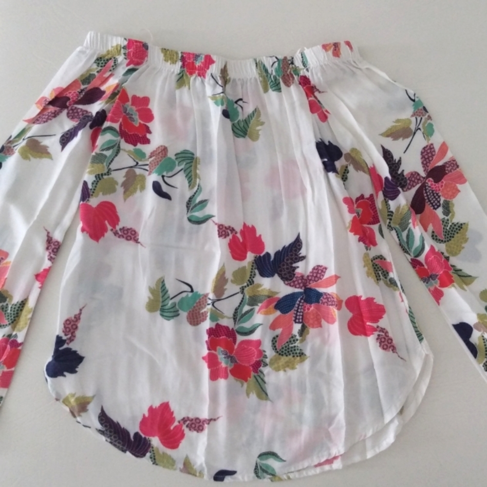 🌺 XS Rayon Off the Shoulder Top Spring 100% Rayon